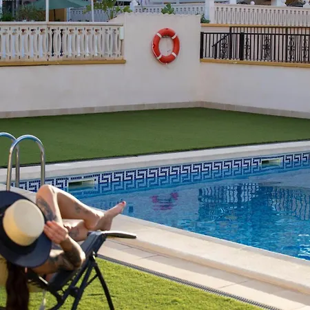 Apartment 5 Min Walk To The Spacious Terrace *